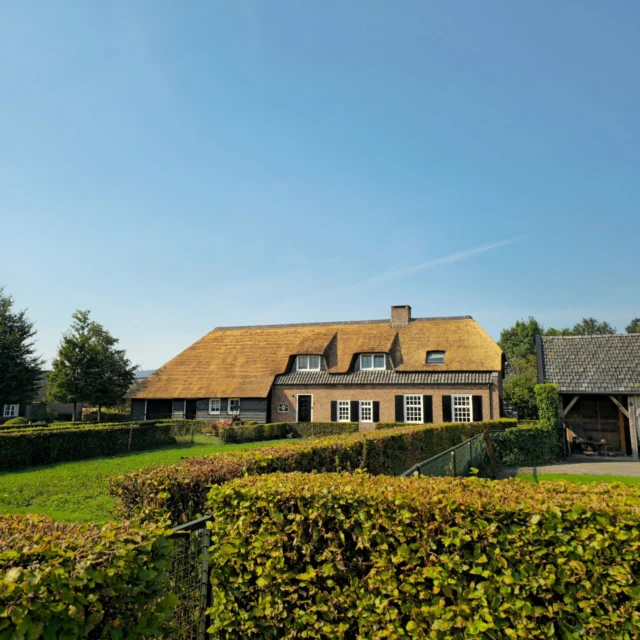 Mooie klus afgerond in #spoordonk deze mooie #boerderij weer in ere hersteld.